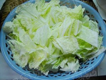 Braised Cabbage with Meatballs in Pot recipe