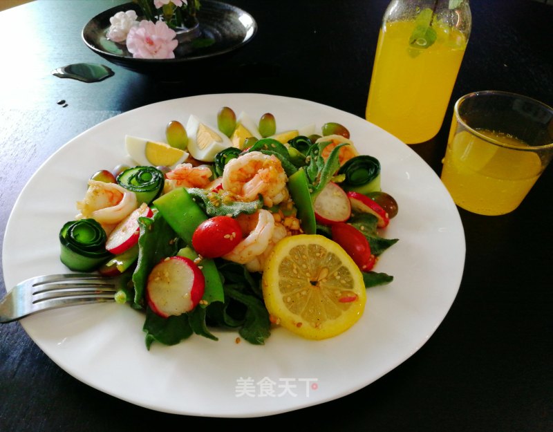 Healthy Food to Eat While Being Thin ~ Light Vegetable and Shrimp Salad recipe