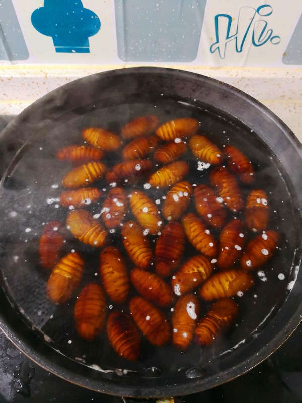 Dry Stir-fried Silkworm Pupa recipe