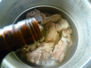 Oily Tofu, Soy Sprouts and Meat Bone Soup recipe