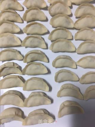 Cooked Pork Dumplings with Leeks recipe