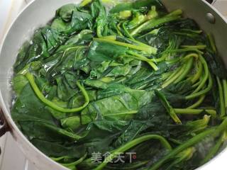 Spinach Soup with Water Chestnut Meatballs recipe