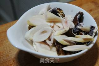 #trust之美# Stir-fried Matsutake with Colored Peppers recipe