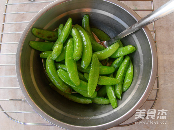 Stir-fried Chicken Balls with Sweet Beans recipe