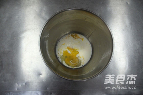 Custard Meal Buns recipe