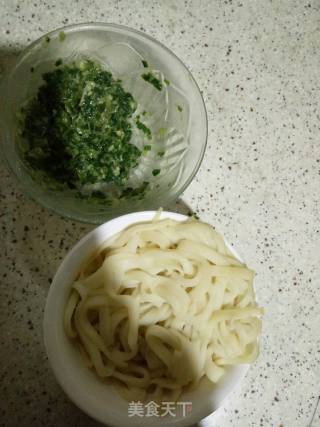 Fried Noodles with Chives and Minced Meat and Eggs recipe