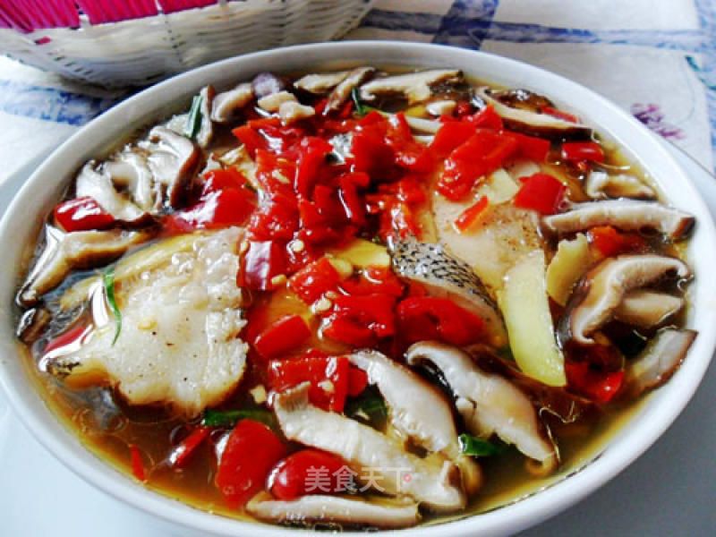 Steamed Cod with Mushrooms and Chopped Pepper