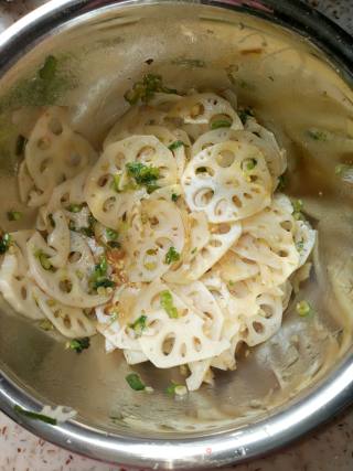 Scallion Oil Mixed Lotus Root Slices recipe