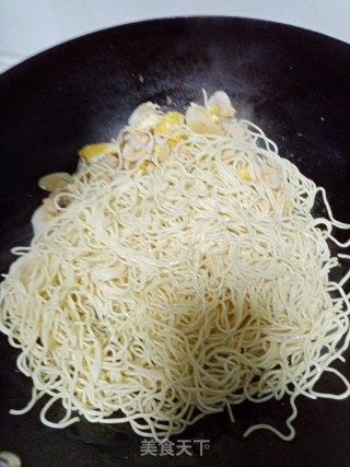 Fried Noodles with Egg and Pork recipe