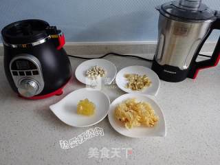 Tremella Lily and Lotus Seed Drink recipe