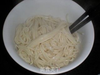 Green Pepper Shredded Pork Topped with Noodles recipe