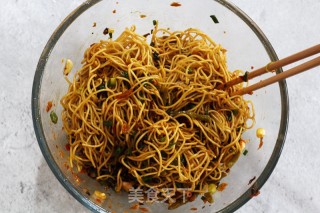 Refreshing Hot Dry Noodles recipe