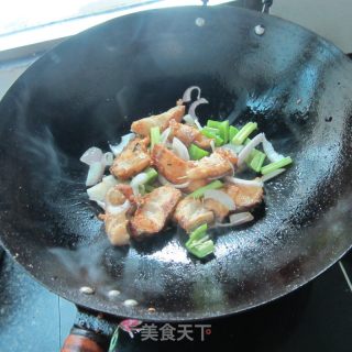 Boiled Fish with Celery and Onions recipe