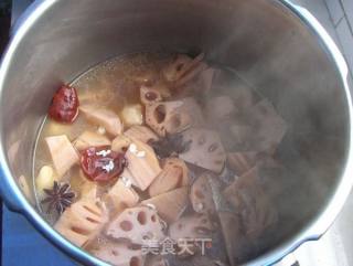 Stewed Pork Ribs with Taro and Lotus Root recipe