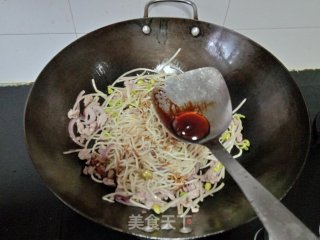 Stir-fried Dry Noodles with Bean Sprouts recipe