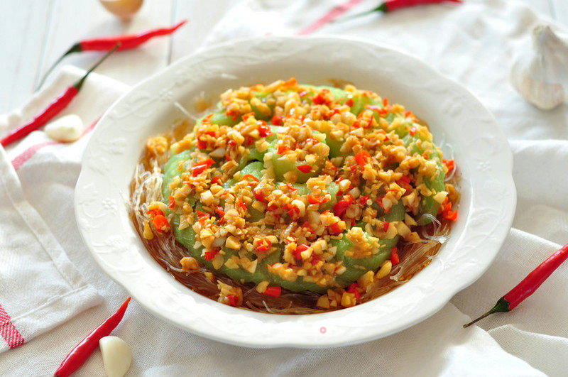 Steamed Loofah with Garlic Vermicelli recipe