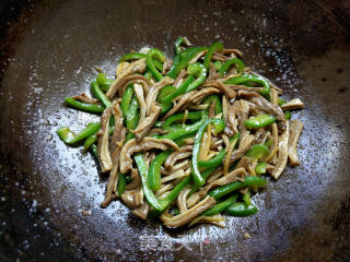 Stir-fried Pork Belly with Green Peppers recipe