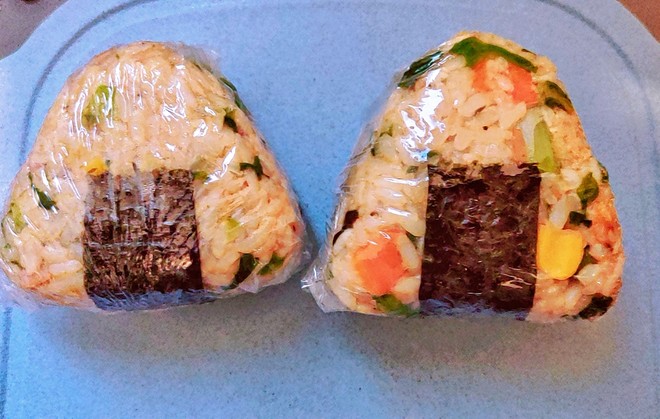 Zero-based Triangular Rice Balls ~ Good-looking and Delicious recipe