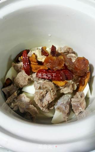 Lamb Stew with Peach Gum and Yam recipe