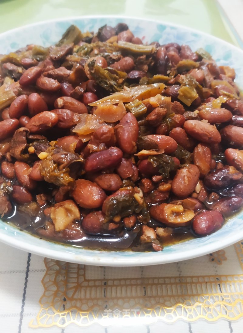 Braised Kidney Beans with Pickles recipe