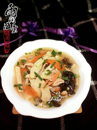 Winter Bamboo Shoots and Fungus Soup recipe