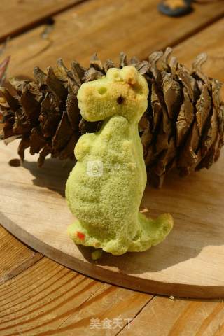 #aca烤明星大赛# Small Animal Cake with Vegetable Juice recipe