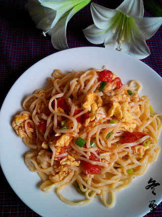 Fried Noodles with Tomato and Egg