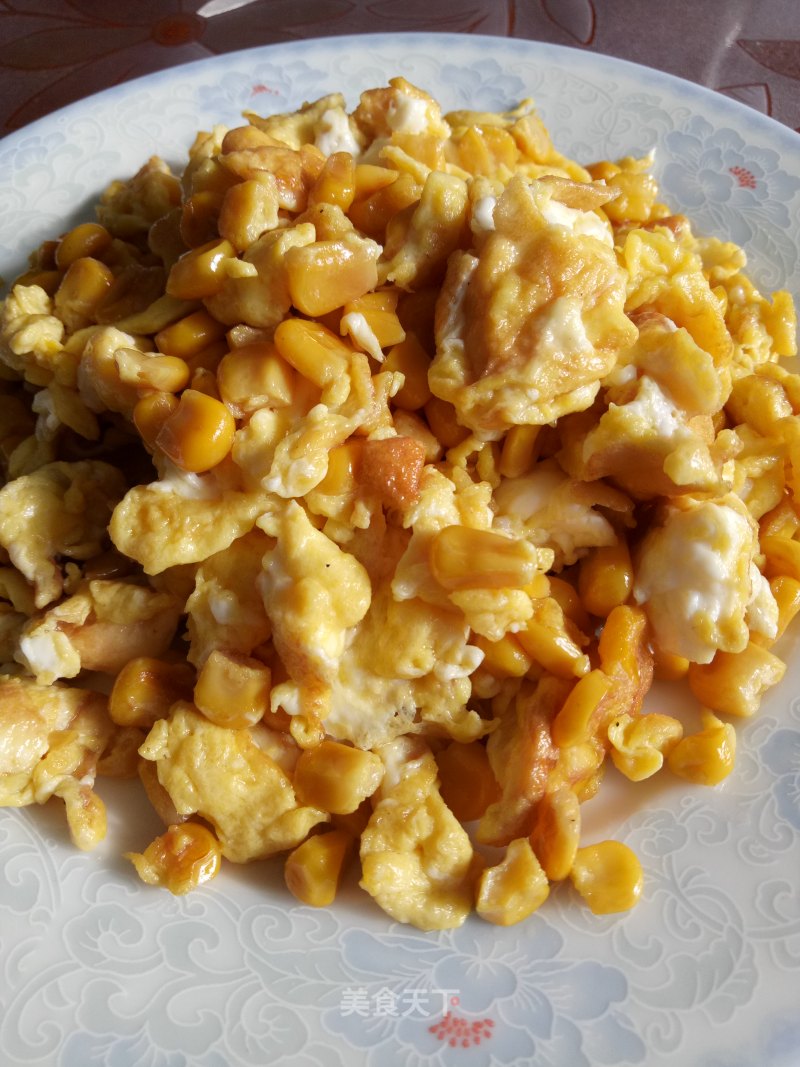 Scrambled Eggs with Fruit and Corn