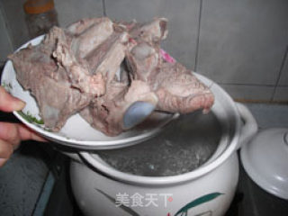 Winter and Summer Nutrition and Health Soup-scallops, Winter Melon and Pork Bone Soup recipe