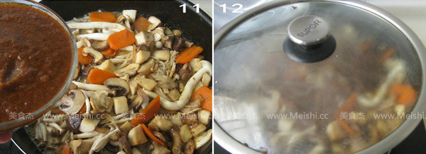 Assorted Mushroom Stew Pot with Black Pepper Sauce recipe
