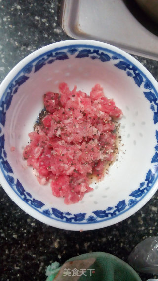 Minced Meat and Winter Melon Roll recipe