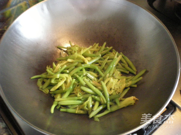 Stir-fried Daylily recipe