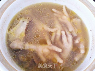 Chicken Feet Soup with Angelica and Red Dates recipe