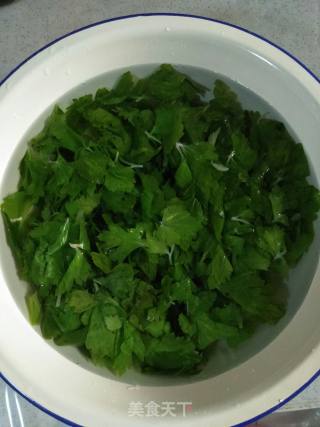 Toss with Celery Leaves recipe