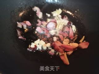 Stir-fried Bacon with Garlic Moss recipe
