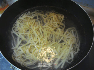 Dried Tofu Mixed with Enoki Mushrooms recipe