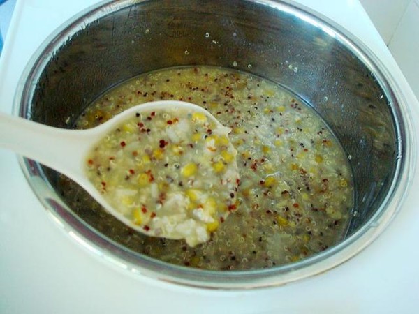 Colorful Quinoa and Mung Bean Porridge recipe