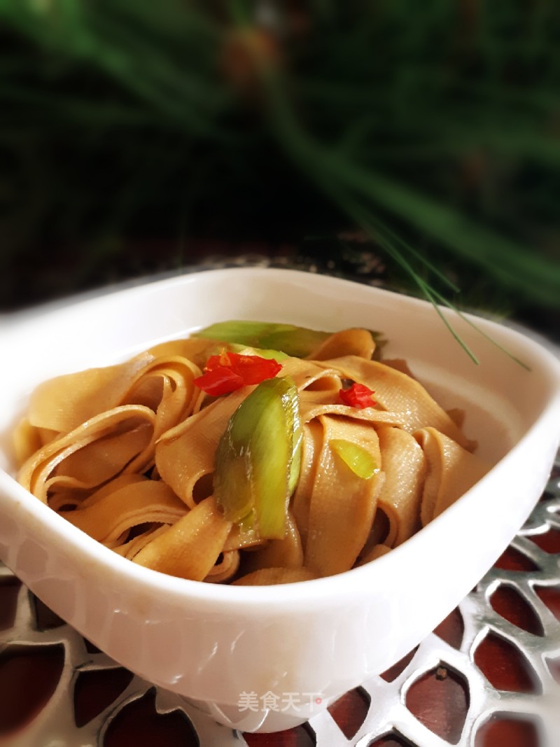 Stir-fried Bean Curd with Green Garlic recipe