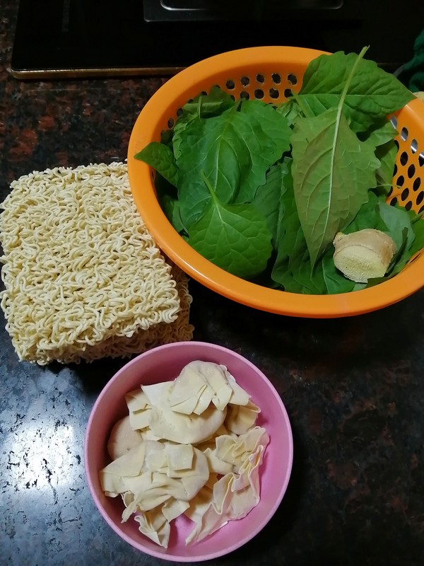 Breakfast in Three Minutes~~white Cauliflower Wanton Noodles recipe