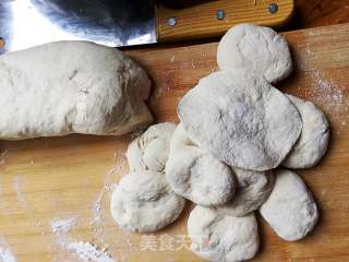 Steamed Dumplings with Pork and Shrimp Tongs Stuffed with Grass recipe