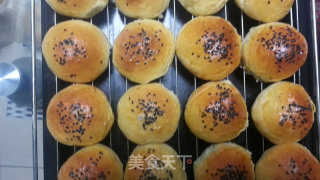 Low-oil and Low-sugar Red Bean Paste Buns (with Red Bean Paste) recipe