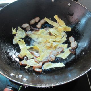 Spicy Scrambled Egg Skin Bacon recipe