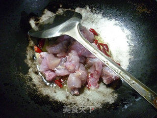 Stir-fried Bullfrog with Zizania recipe