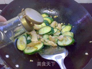 Stir-fried Cucumber with Pork Noodles recipe