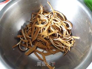 Spicy Lettuce with Dried Bean Curd recipe