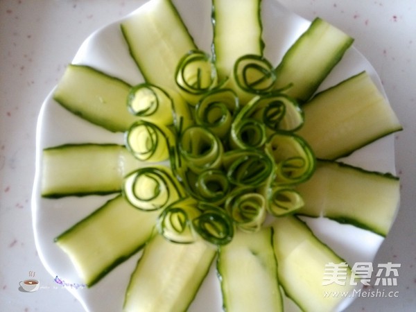 Cucumber Rolls with Salad Sauce recipe