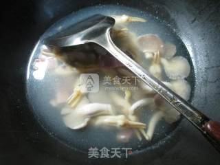 Bacon Xiuzhen Mushroom Clam Soup recipe