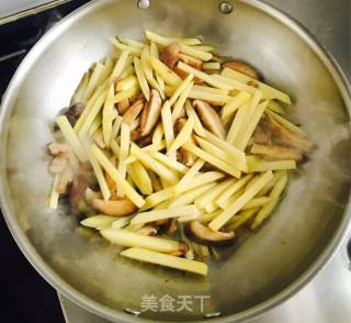 Stewed Potatoes with Mushrooms recipe
