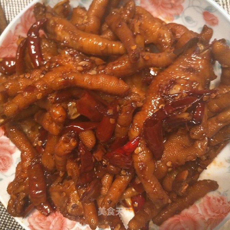 Spicy Glutinous Chicken Feet recipe