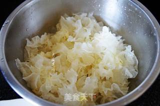 Tremella and Apple Appetizer Soup recipe